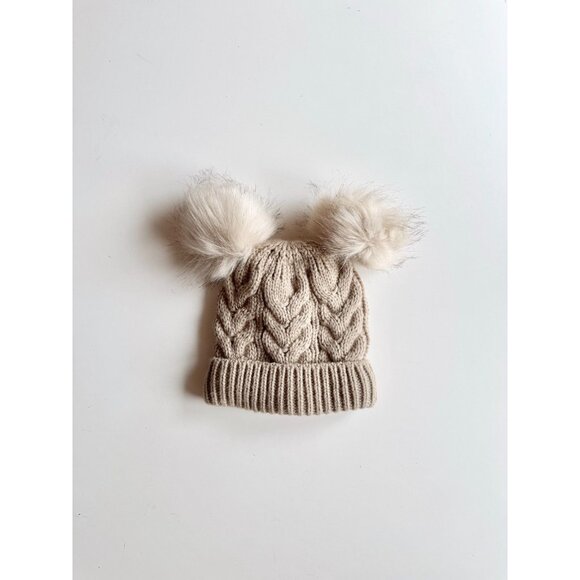 BABY GAP Beige Acrylic Cable Knit Pom Pom Beanie Toque Hat, Toddler Size M/L - Picture 1 of 9